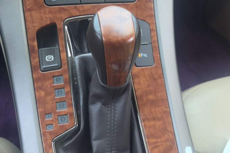 Used Buick LaCrosse 2012 2.4L SIDI Elegant Edition Gear Lever
