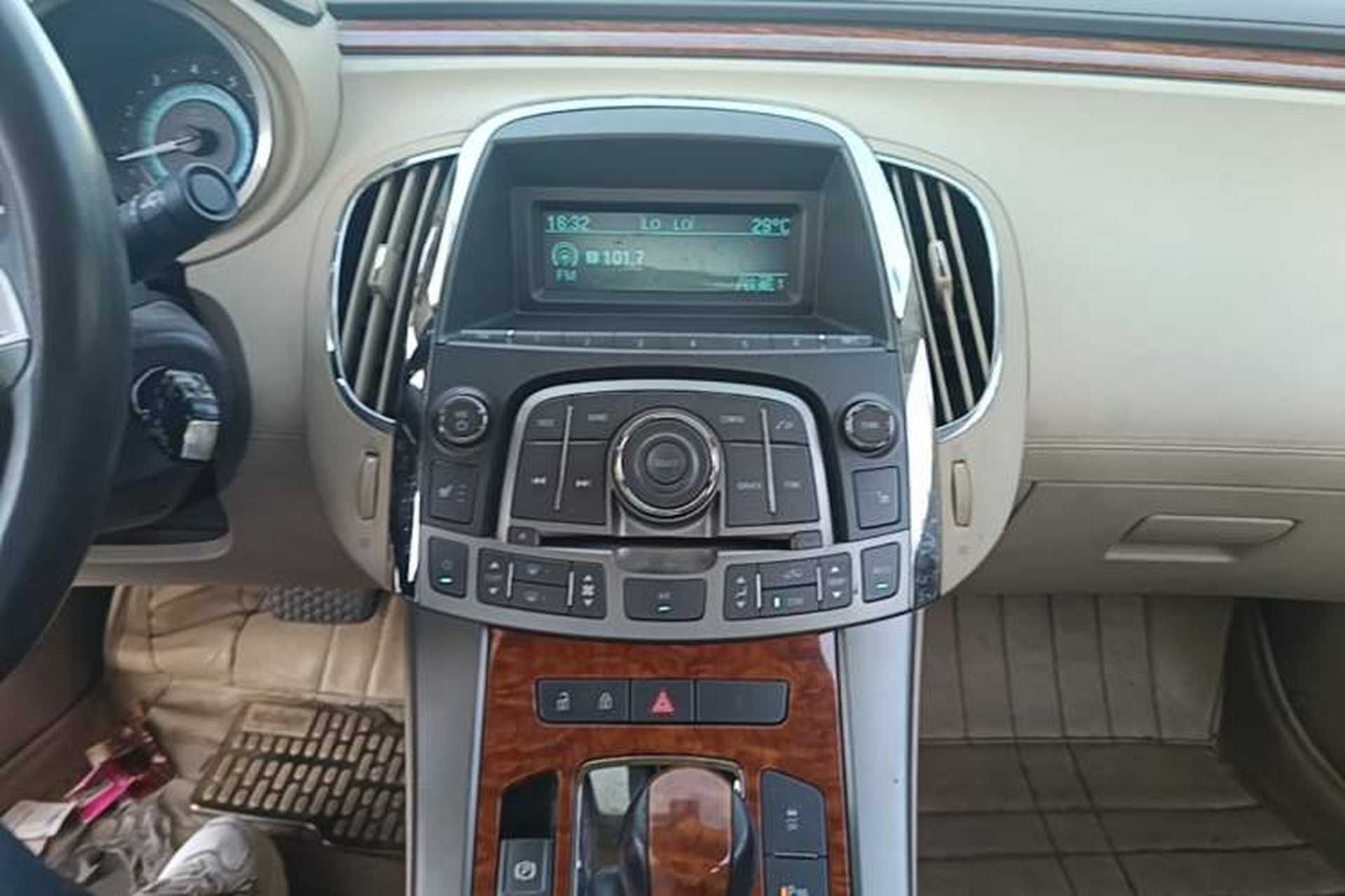 Used Buick LaCrosse 2012 2.4L SIDI Elegant Edition Audio And AC Panel