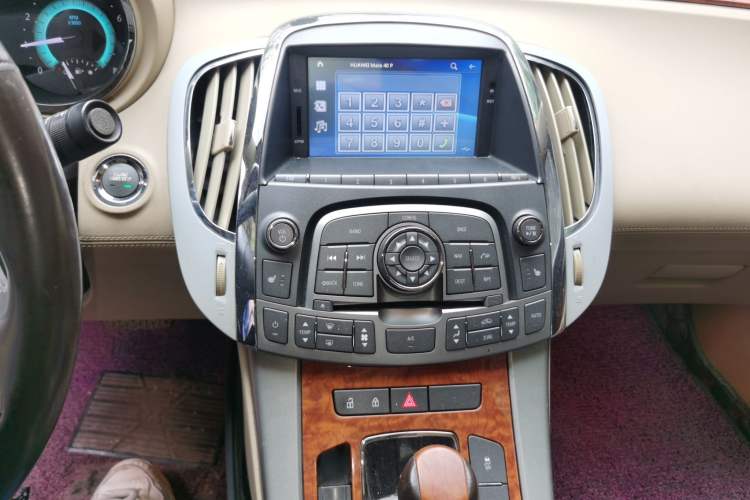 Used Buick LaCrosse 2012 2.4L SIDI Haoya Edition Audio And AC Panel