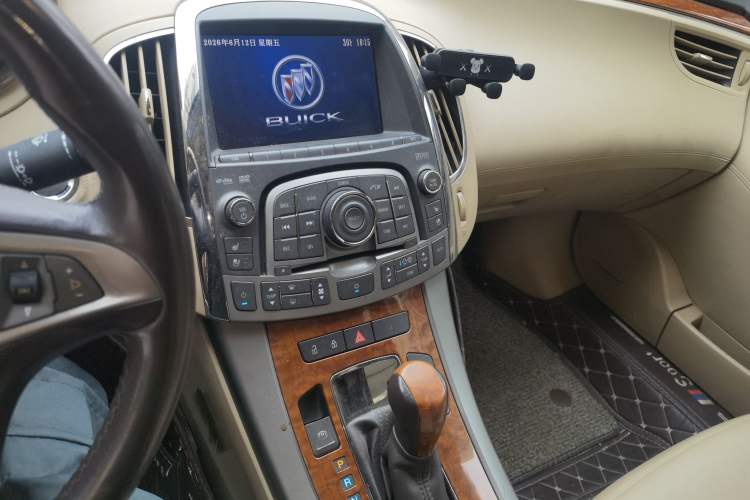 Used Buick LaCrosse 2012 2.4L SIDI Luxury Edition Audio And AC Panel