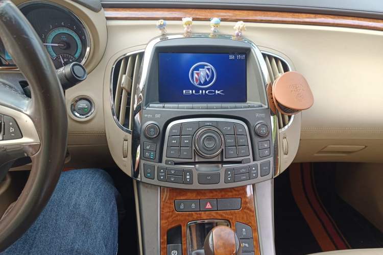 Used Buick LaCrosse 2012 2.4L SIDI Luxury Edition Audio And AC Panel
