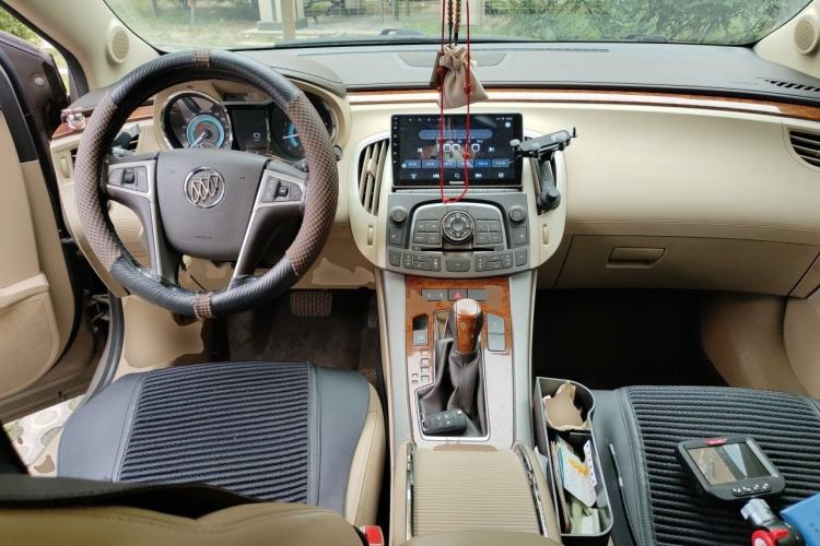 Used Buick LaCrosse 2012 2.4L SIDI Haoya Edition Center Console