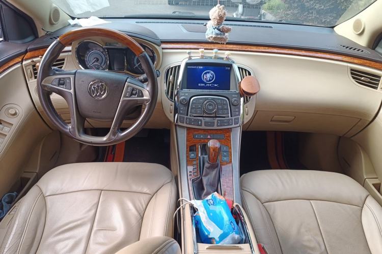 Used Buick LaCrosse 2012 2.4L SIDI Luxury Edition Center Console