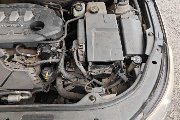 Used Buick LaCrosse 2012 2.4L SIDI Haoya Edition Engine Bay Left