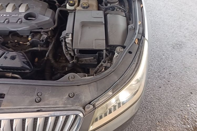Used Buick LaCrosse 2012 2.4L SIDI Luxury Edition Engine Bay Left