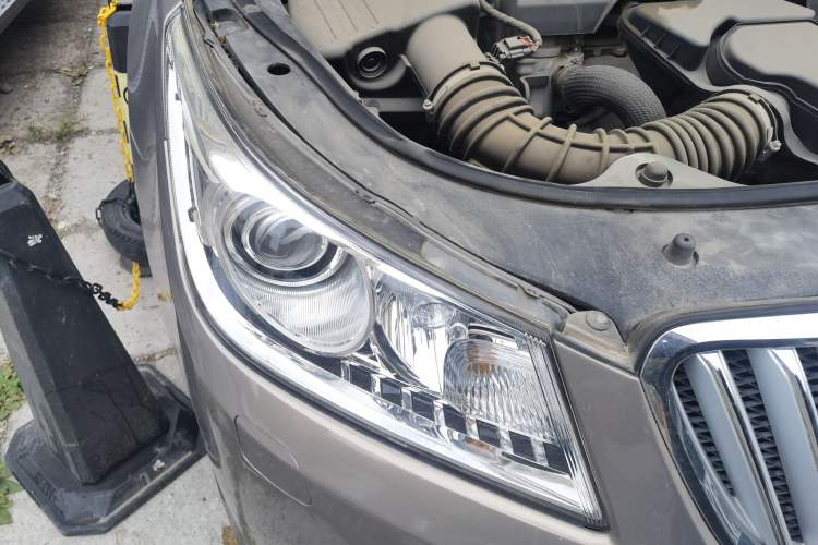 Used Buick LaCrosse 2012 2.4L SIDI Luxury Edition Engine Bay Right