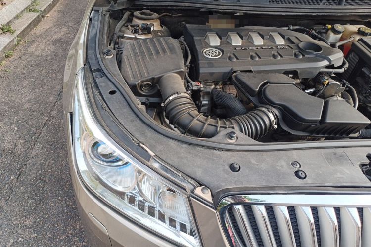 Used Buick LaCrosse 2012 2.4L SIDI Luxury Edition Engine Bay Right