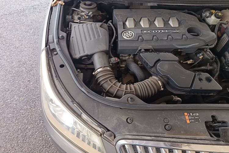 Used Buick LaCrosse 2012 2.4L SIDI Luxury Edition Engine Bay Right
