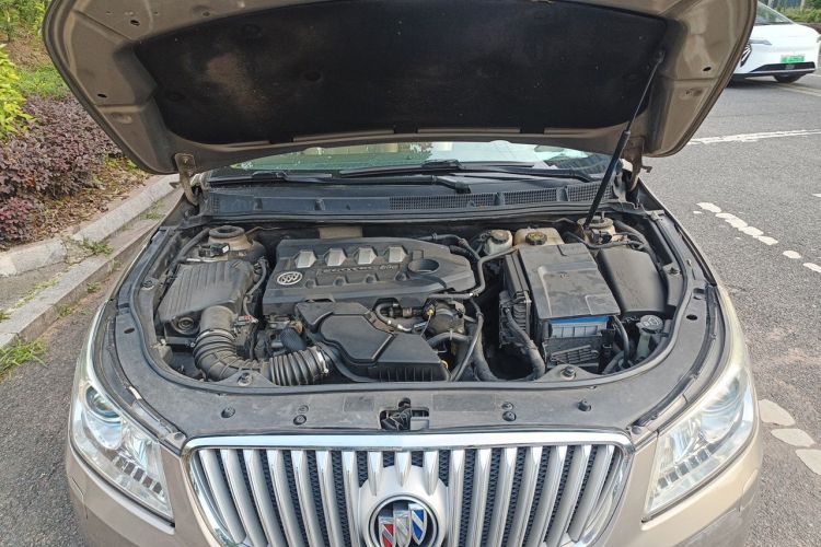 Used Buick LaCrosse 2012 2.4L SIDI Luxury Edition Engine Bay