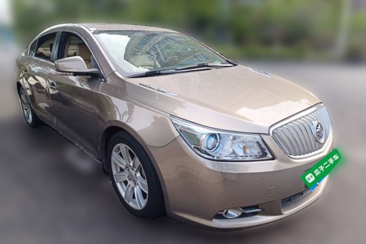 Used Buick LaCrosse 2012 2.4L SIDI Luxury Edition Front Right 45 Deg