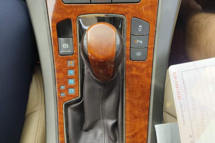 Used Buick LaCrosse 2012 2.4L SIDI Luxury Edition Gear Lever