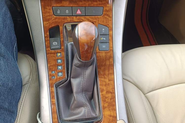 Used Buick LaCrosse 2012 2.4L SIDI Luxury Edition Gear Lever