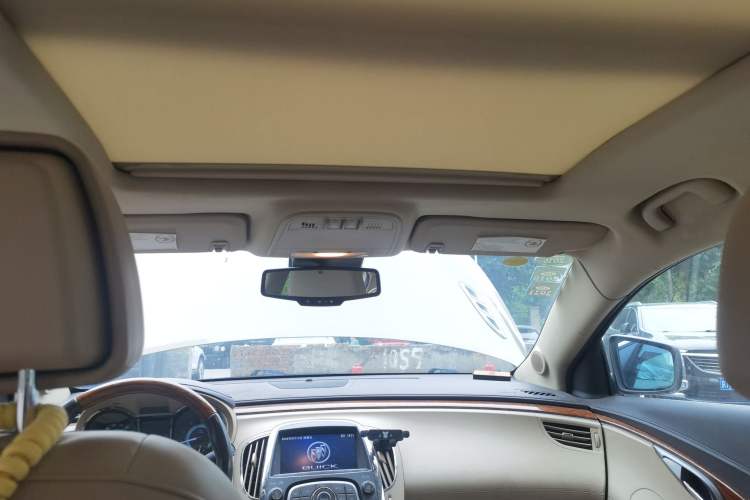 Used Buick LaCrosse 2012 2.4L SIDI Luxury Edition Headliner