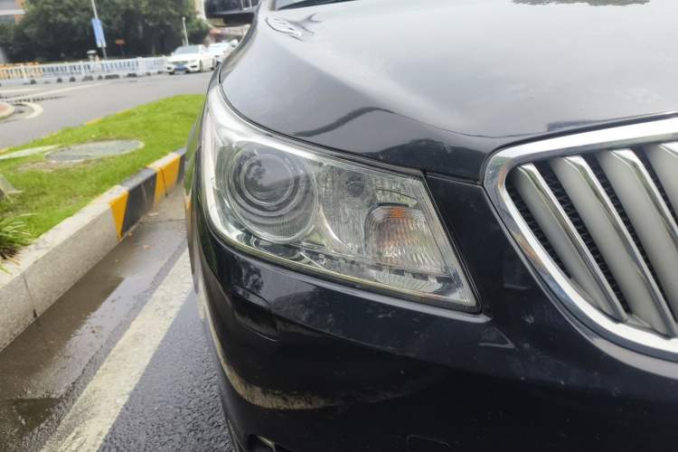 Used Buick LaCrosse 2012 2.4L SIDI Luxury Edition Right Front Headlight