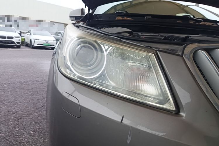 Used Buick LaCrosse 2012 2.4L SIDI Luxury Edition Right Front Headlight