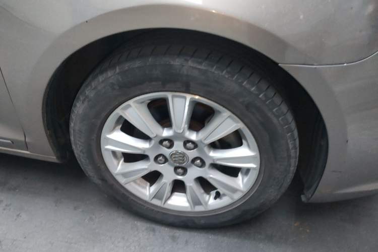 Used Buick LaCrosse 2012 2.4L SIDI Haoya Edition Right Front Wheel Hub