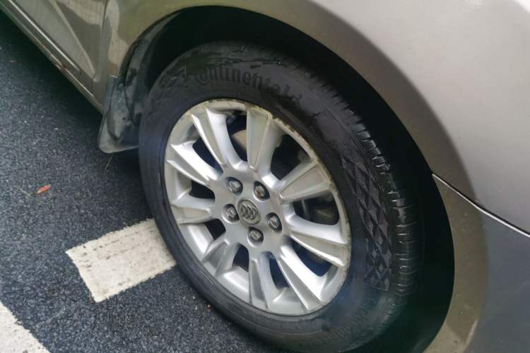 Used Buick LaCrosse 2012 2.4L SIDI Haoya Edition Right Front Wheel Hub