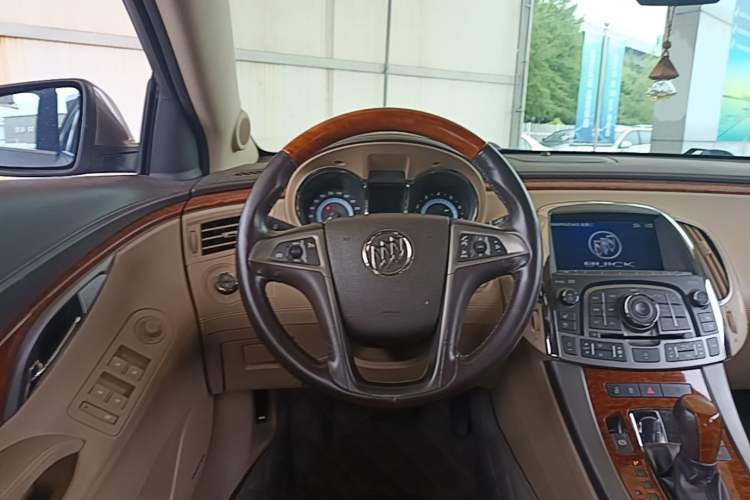Used Buick LaCrosse 2012 2.4L SIDI Luxury Edition Steering Wheel