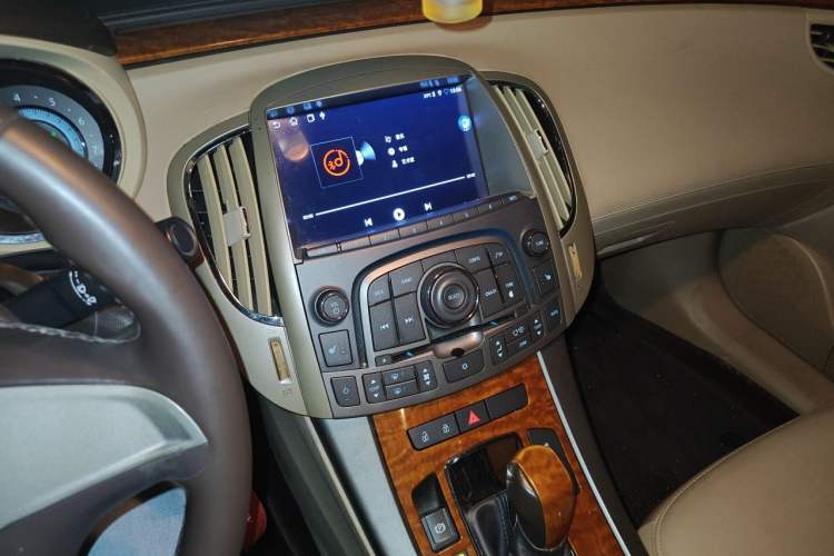 Used Buick LaCrosse 2012 2.4L SIDI Elegant Edition Audio And AC Panel
