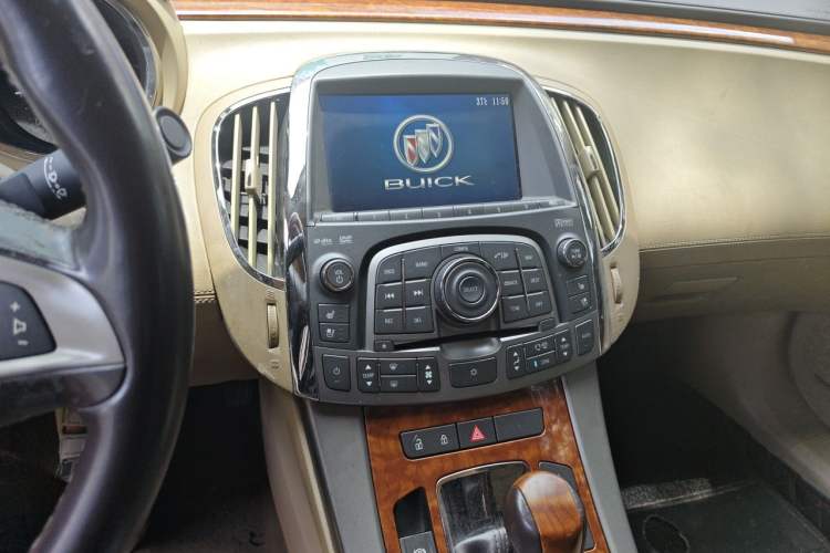 Used Buick LaCrosse 2012 2.4L SIDI Luxury Edition Audio And AC Panel