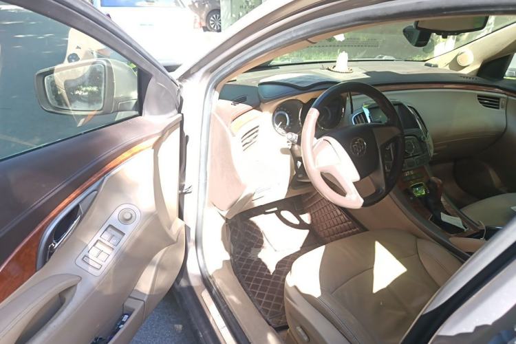 Used Buick LaCrosse 2012 2.4L SIDI Elegant Edition Driver Seat