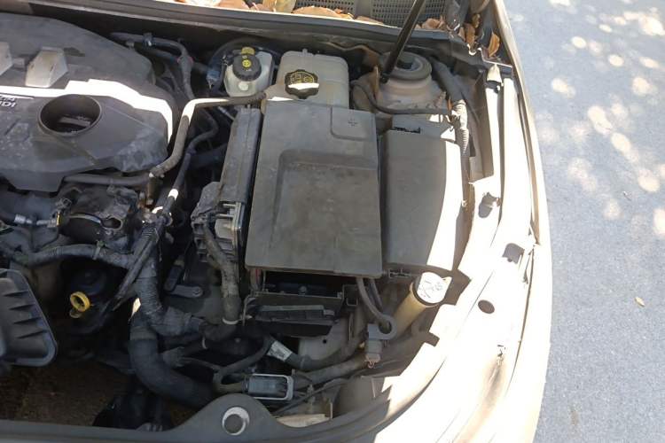 Used Buick LaCrosse 2012 2.4L SIDI Elegant Edition Engine Bay Left