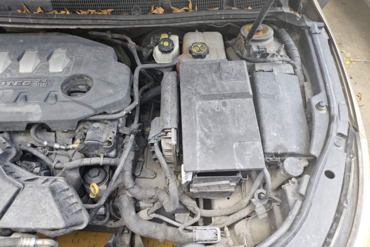 Used Buick LaCrosse 2012 2.4L SIDI Luxury Edition Engine Bay Left
