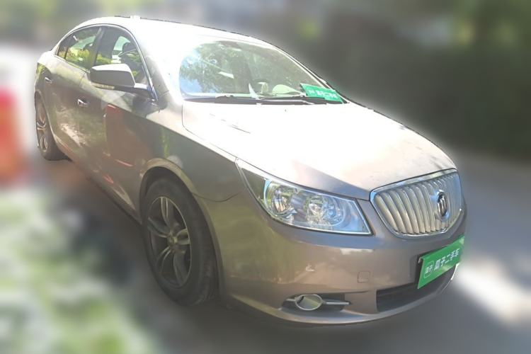 Used Buick LaCrosse 2012 2.4L SIDI Elegant Edition Front Right 45 Deg
