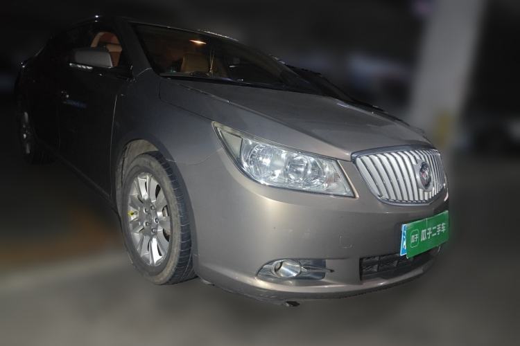 Used Buick LaCrosse 2012 2.4L SIDI Elegant Edition Front Right 45 Deg