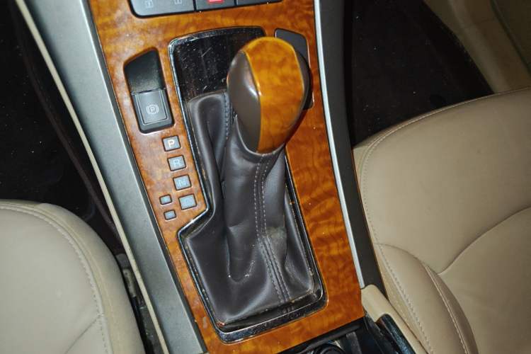 Used Buick LaCrosse 2012 2.4L SIDI Elegant Edition Gear Lever
