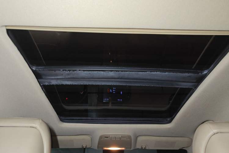 Used Buick LaCrosse 2012 2.4L SIDI Elegant Edition Headliner