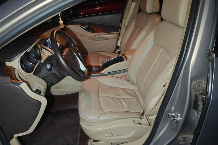 Used Buick LaCrosse 2012 2.4L SIDI Elegant Edition Left Front Seat