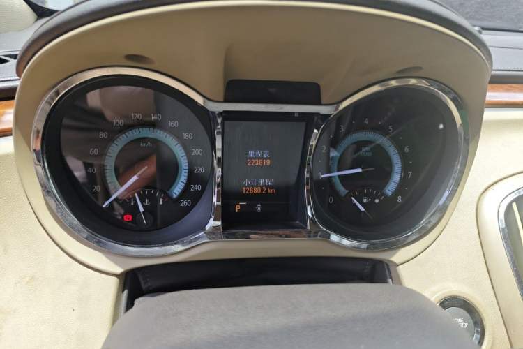 Used Buick LaCrosse 2012 2.4L SIDI Luxury Edition Odometer Close Up