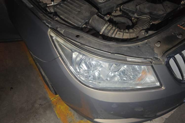 Used Buick LaCrosse 2012 2.4L SIDI Elegant Edition Right Front Headlight