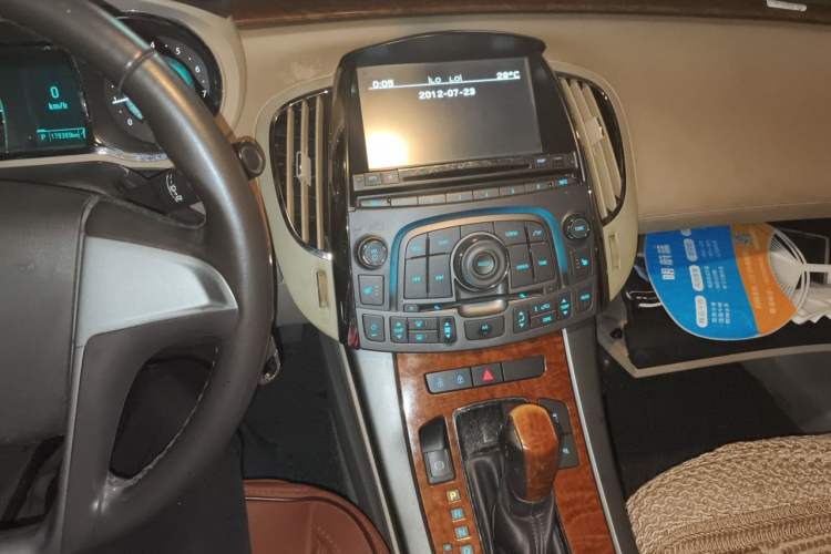 Used Buick LaCrosse 2012 2.4L SIDI Elegant Edition Audio And AC Panel