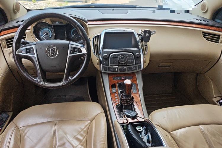 Used Buick LaCrosse 2012 2.4L SIDI Elegant Edition Center Console