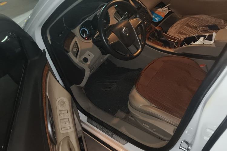 Used Buick LaCrosse 2012 2.4L SIDI Elegant Edition Driver Seat