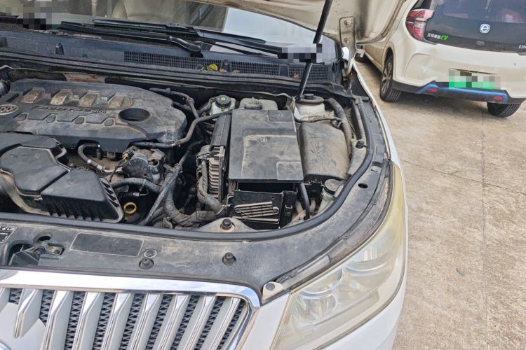 Used Buick LaCrosse 2012 2.4L SIDI Elegant Edition Engine Bay Left