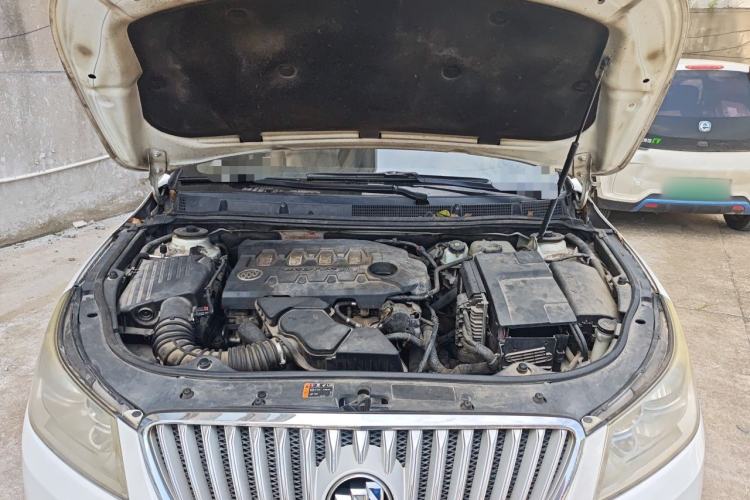 Used Buick LaCrosse 2012 2.4L SIDI Elegant Edition Engine Bay