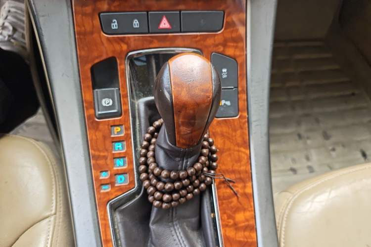 Used Buick LaCrosse 2012 2.4L SIDI Elegant Edition Gear Lever