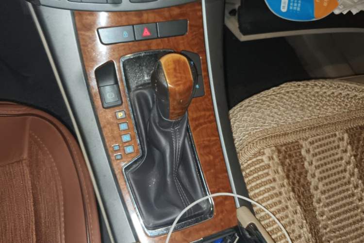 Used Buick LaCrosse 2012 2.4L SIDI Elegant Edition Gear Lever