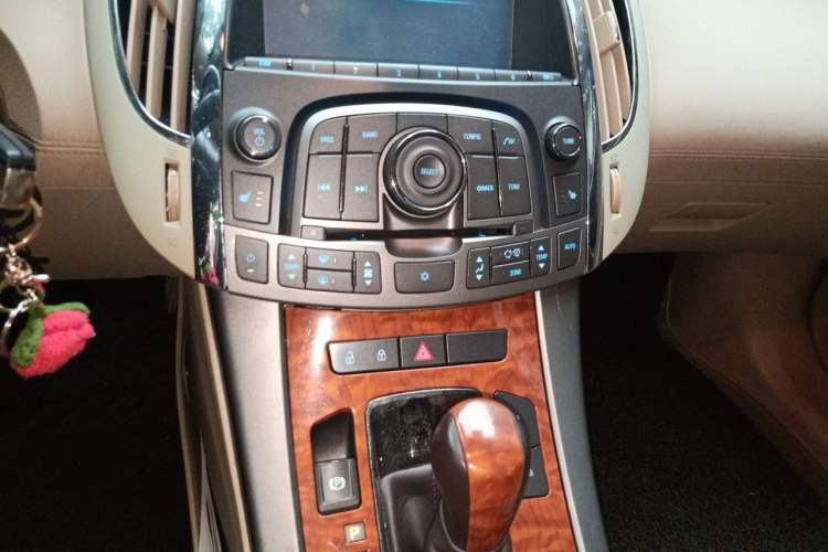 Used Buick LaCrosse 2012 2.4L SIDI Elegant Edition Audio And AC Panel