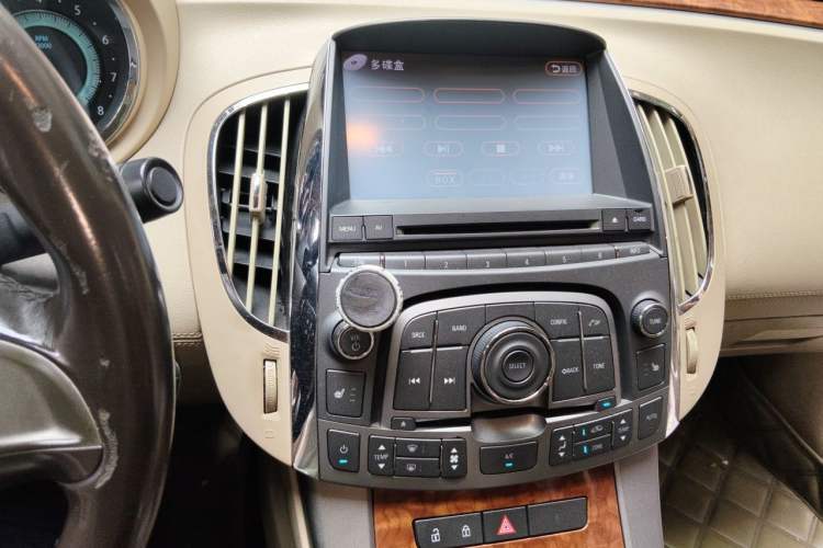 Used Buick LaCrosse 2012 2.4L SIDI Elegant Edition Audio And AC Panel