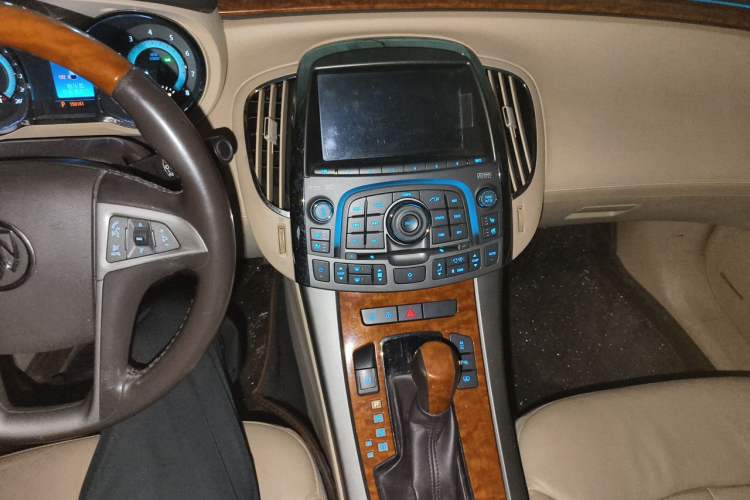 Used Buick LaCrosse 2012 2.4L SIDI Haoya Edition Audio And AC Panel