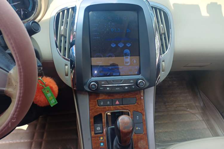 Used Buick LaCrosse 2012 2.4L SIDI Elegant Edition Audio And AC Panel