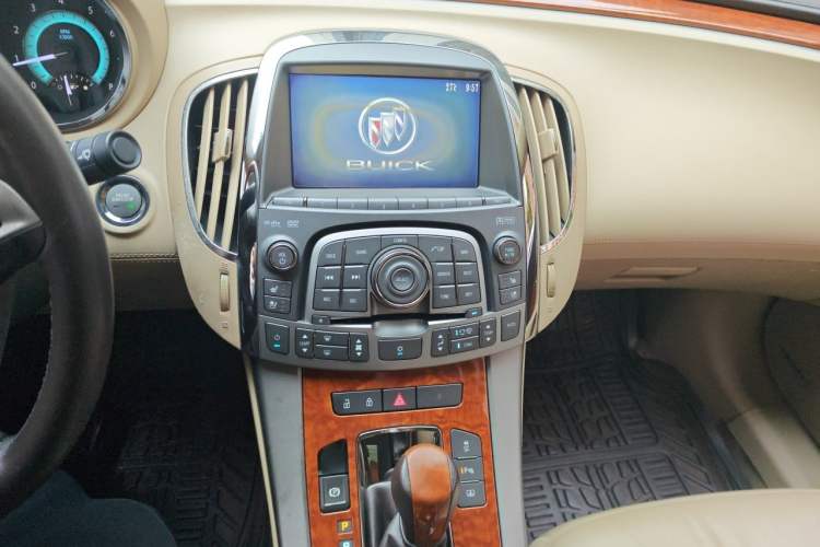 Used Buick LaCrosse 2012 2.4L SIDI Luxury Edition Audio And AC Panel