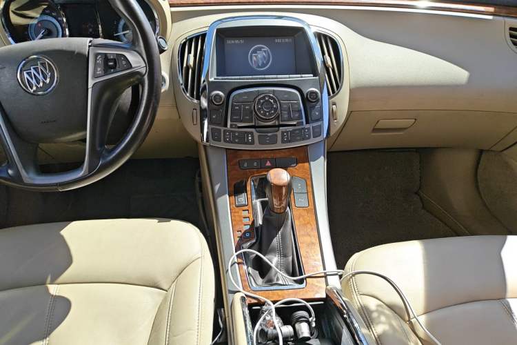 Used Buick LaCrosse 2012 2.4L SIDI Haoya Edition Audio And AC Panel