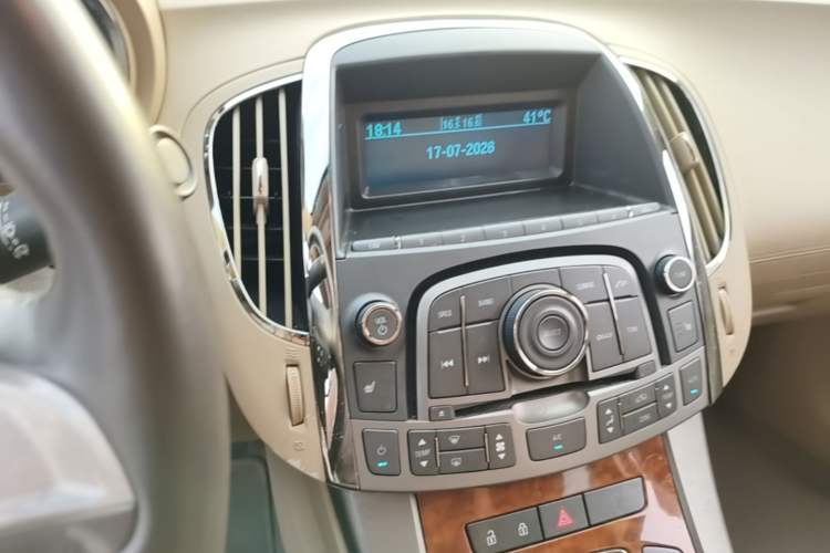 Used Buick LaCrosse 2012 2.4L SIDI Elegant Edition Audio And AC Panel