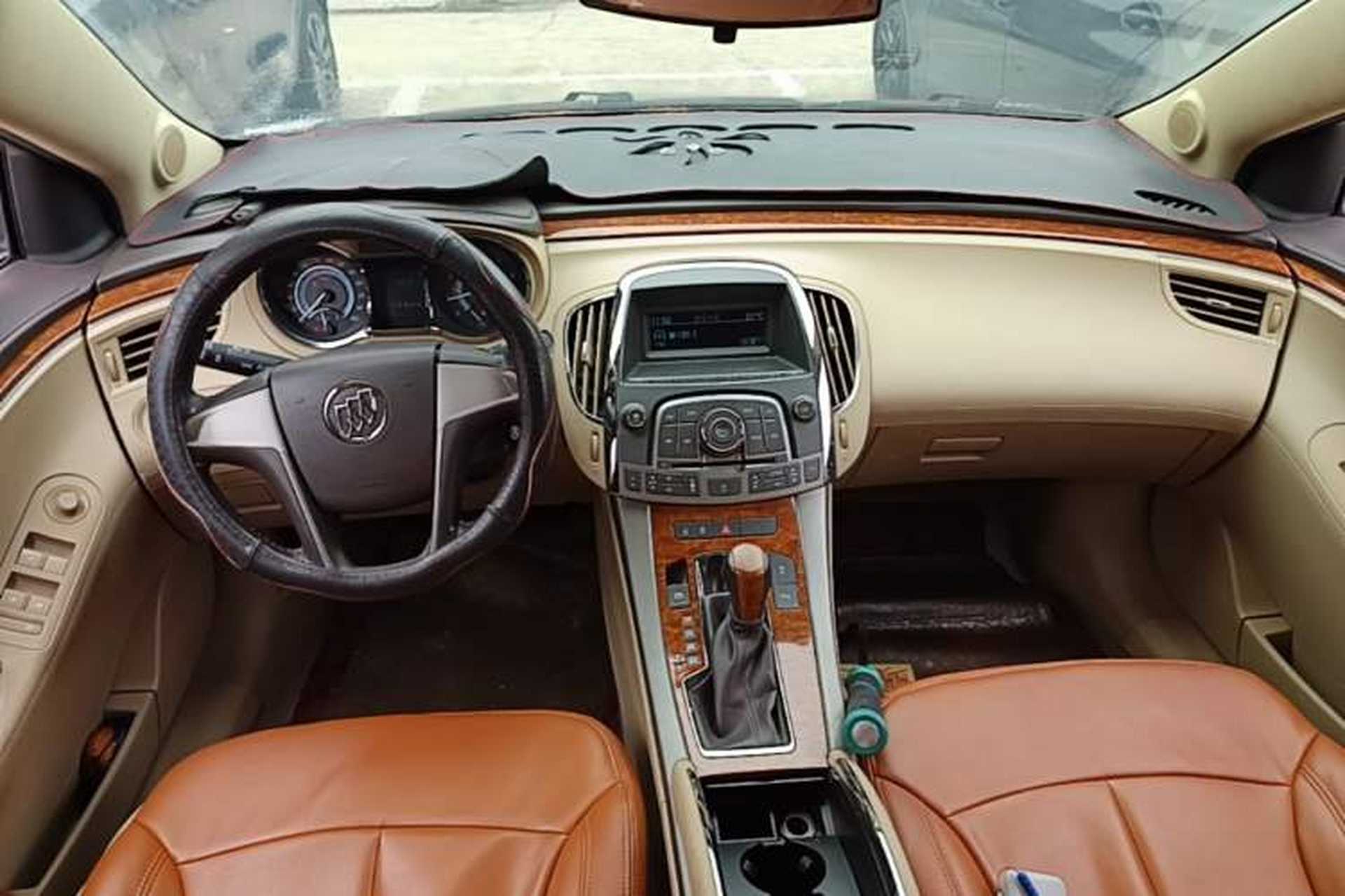 Used Buick LaCrosse 2012 2.4L SIDI Comfort Edition Center Console