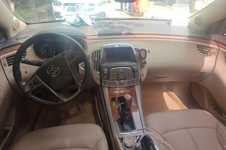 Used Buick LaCrosse 2012 2.4L SIDI Haoya Edition Center Console